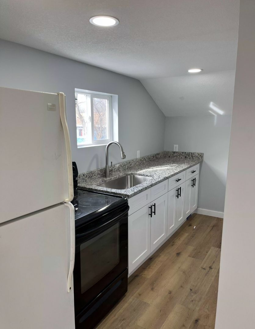 Topeka Apartment: 2820 SE Massachusetts