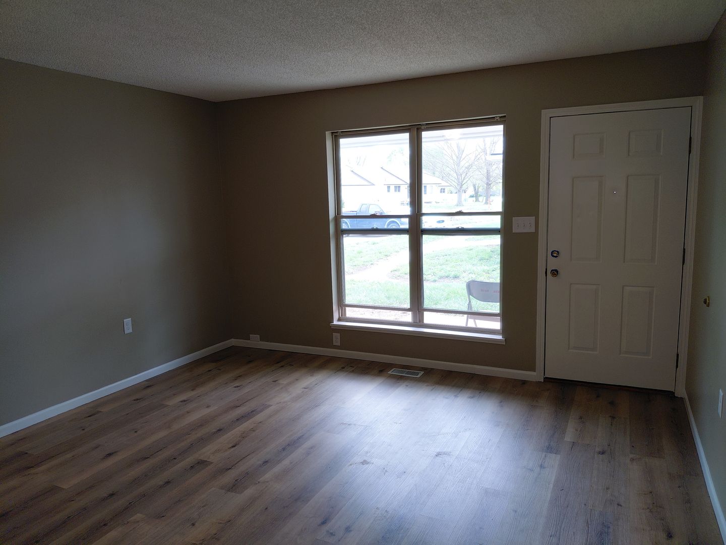 Rossville Apartment: Griswold 601/603