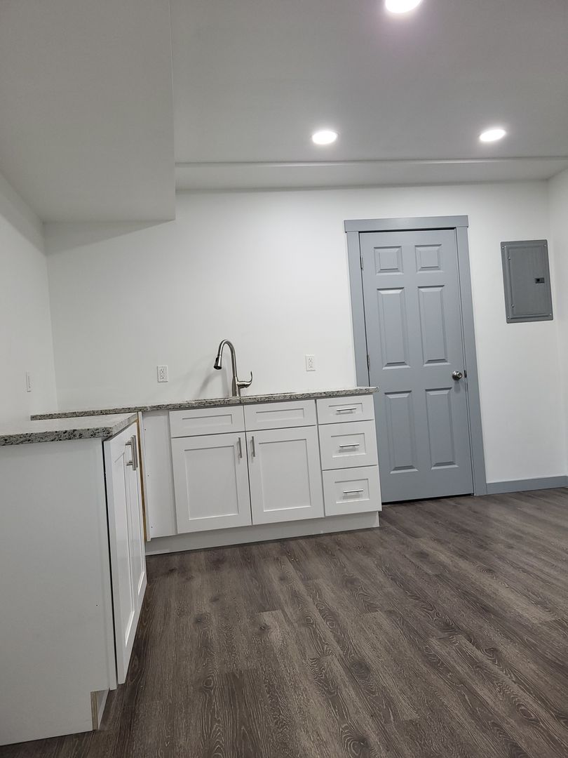 Wamego Apartment: 703 Ash Street