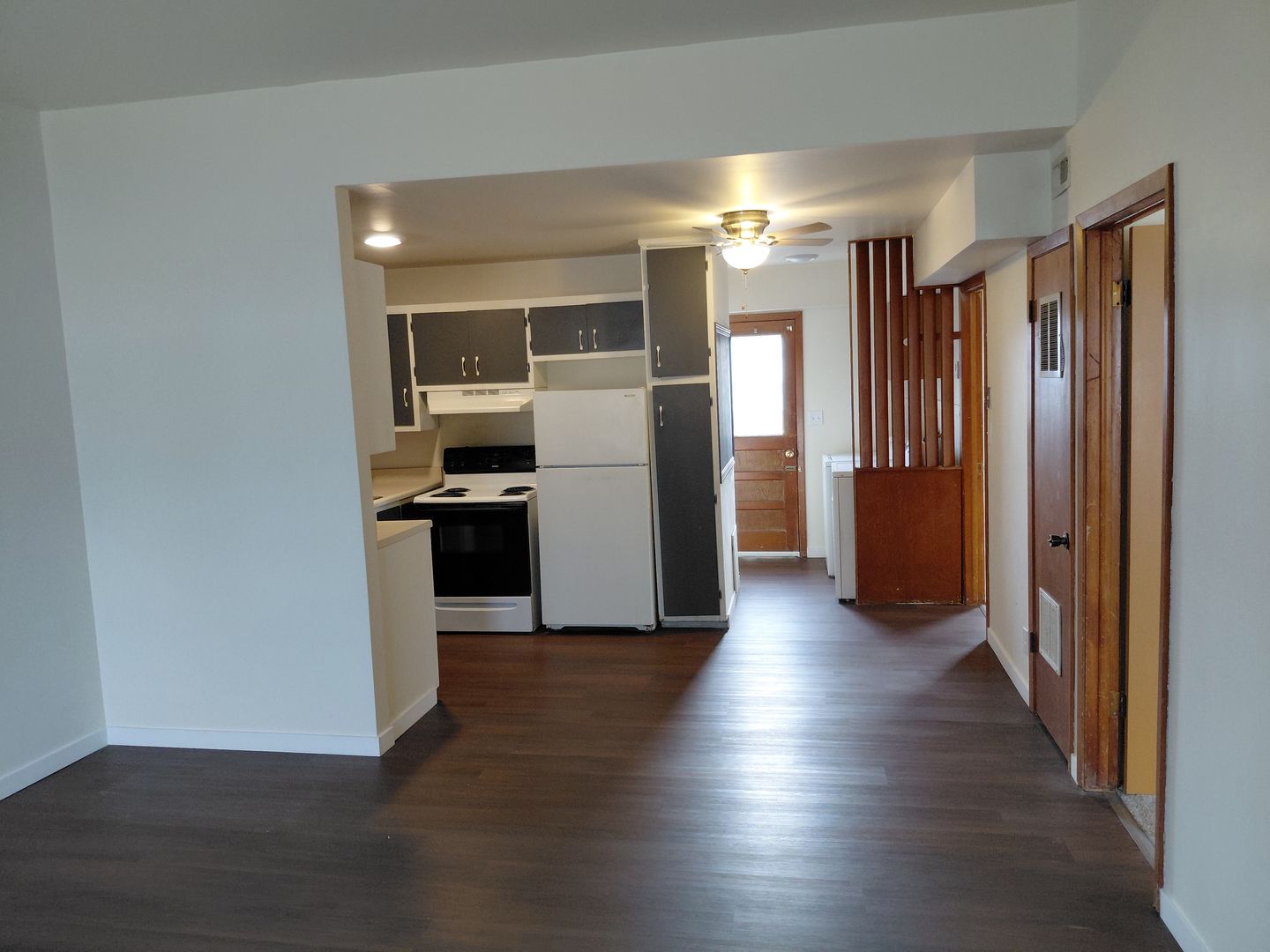 Auburn Apartment: 140/150 W 4th St