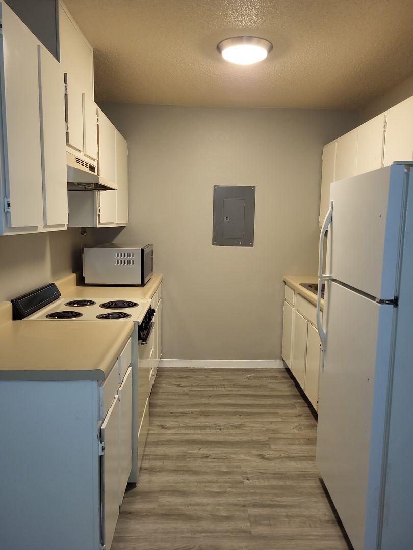 Rossville Apartment: 203 Perry Street