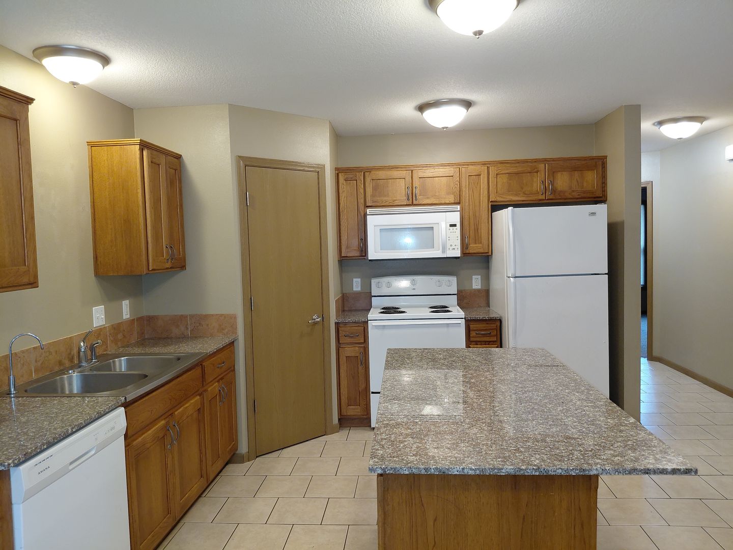 St. Marys Apartment: 609/611 Mission St.