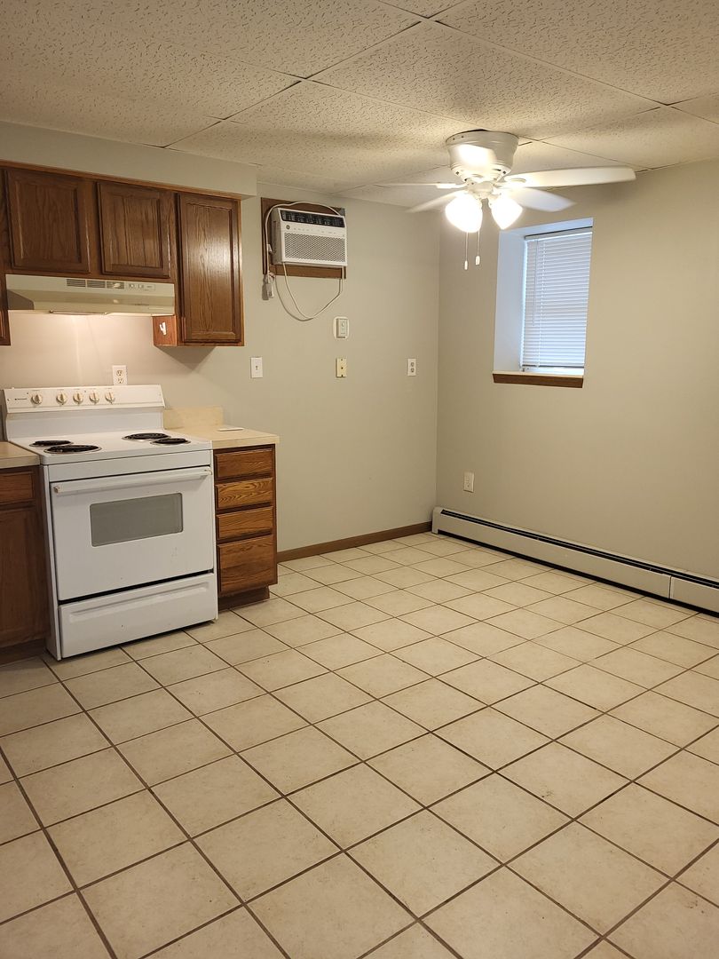 St. Marys Apartment: 728 W Bertrand