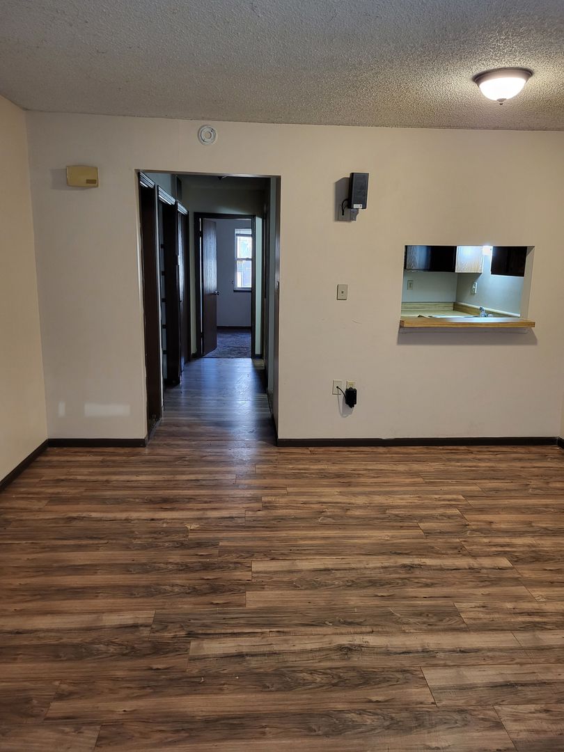 Rossville Apartment: Griswold 601/603