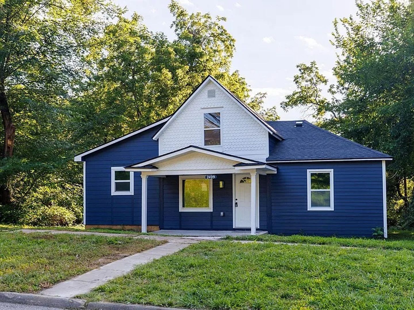 Topeka House: 2409 SW Fillmore St