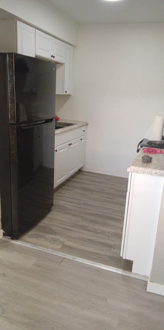 Fort Scott Apartment: 102 State Street