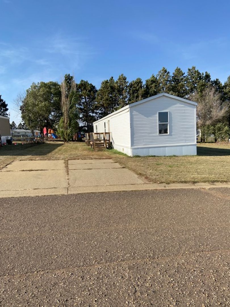 Dickinson House: 864 Alb Drive