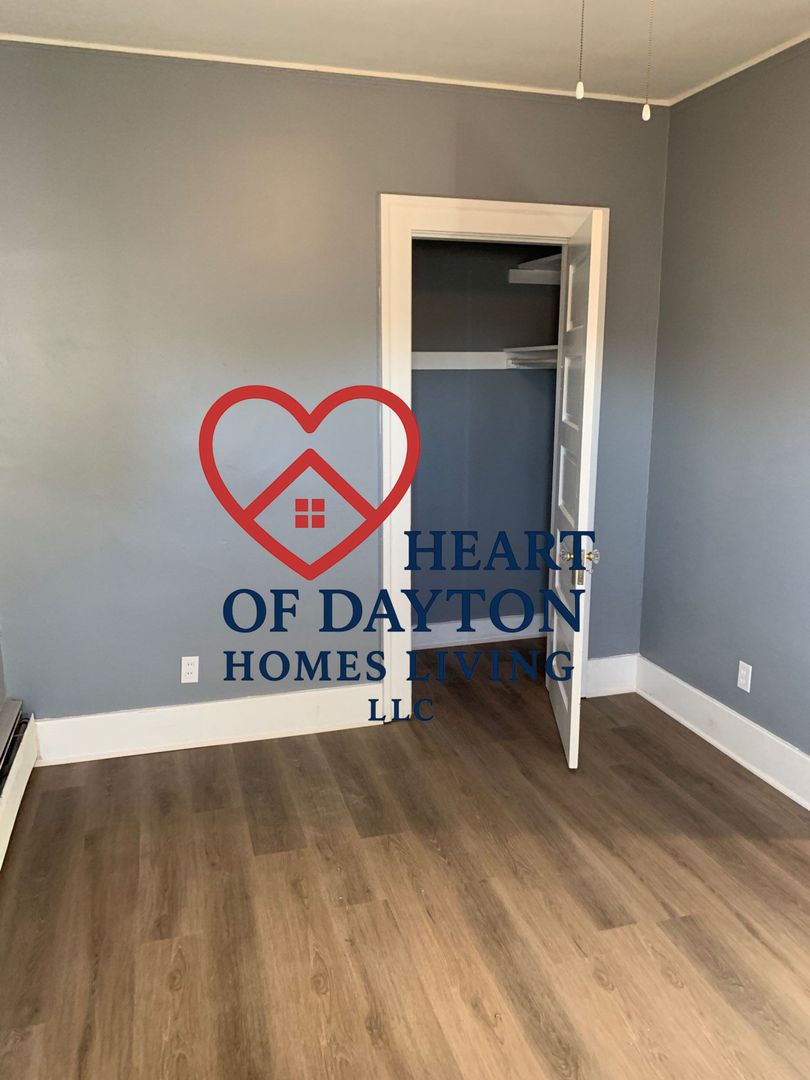 Dayton Apartment: 1730-1736 E 3rd St