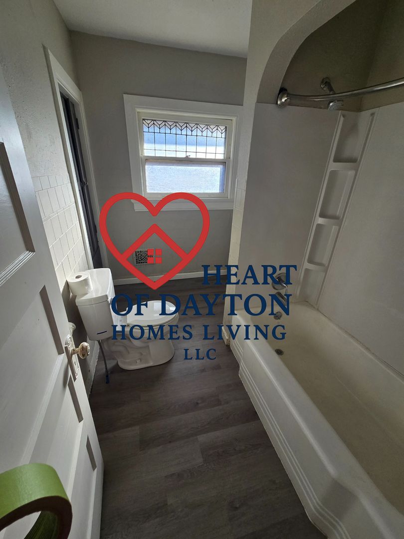 Dayton Apartment: 1736A E 3rd