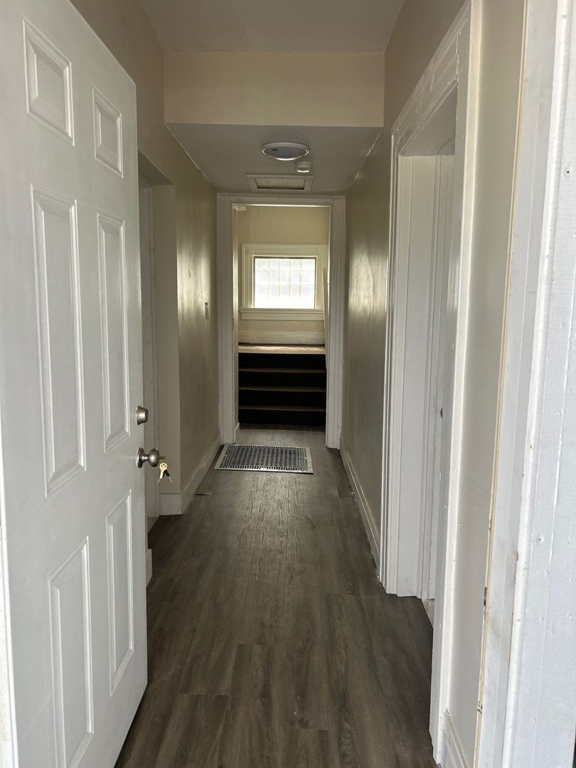 Dayton Apartment: 1121 Riverside Dr
