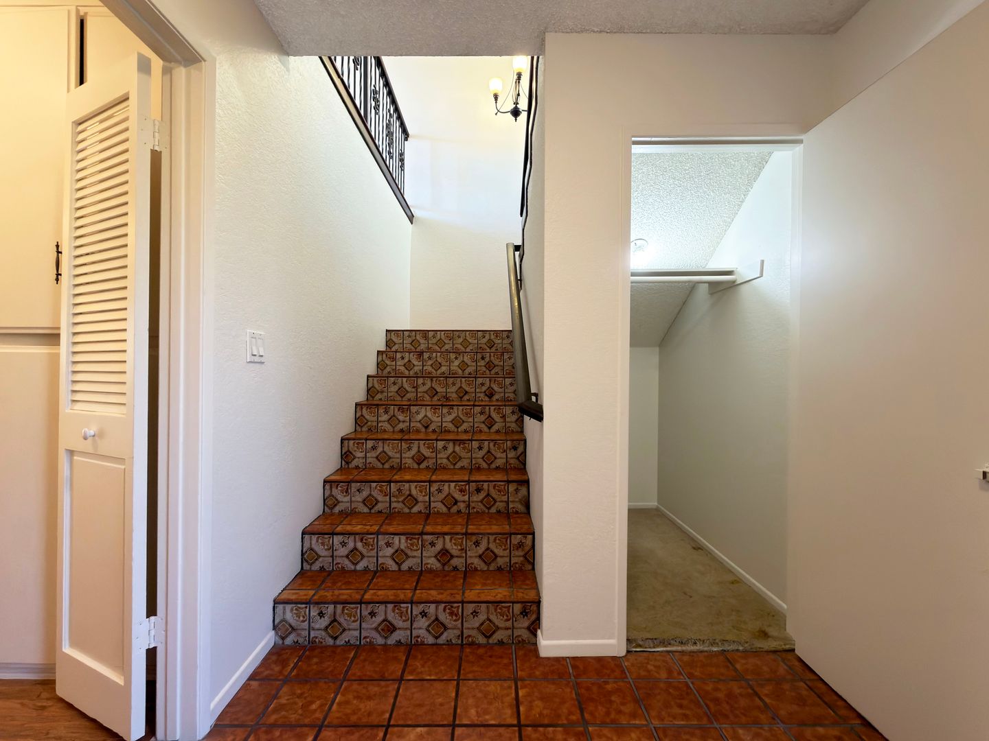 San Pedro Apartment: 2410 S Patton Ave
