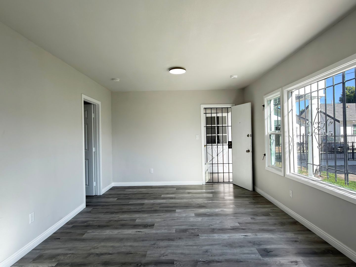 Long Beach Apartment: 1135 Olive Ave