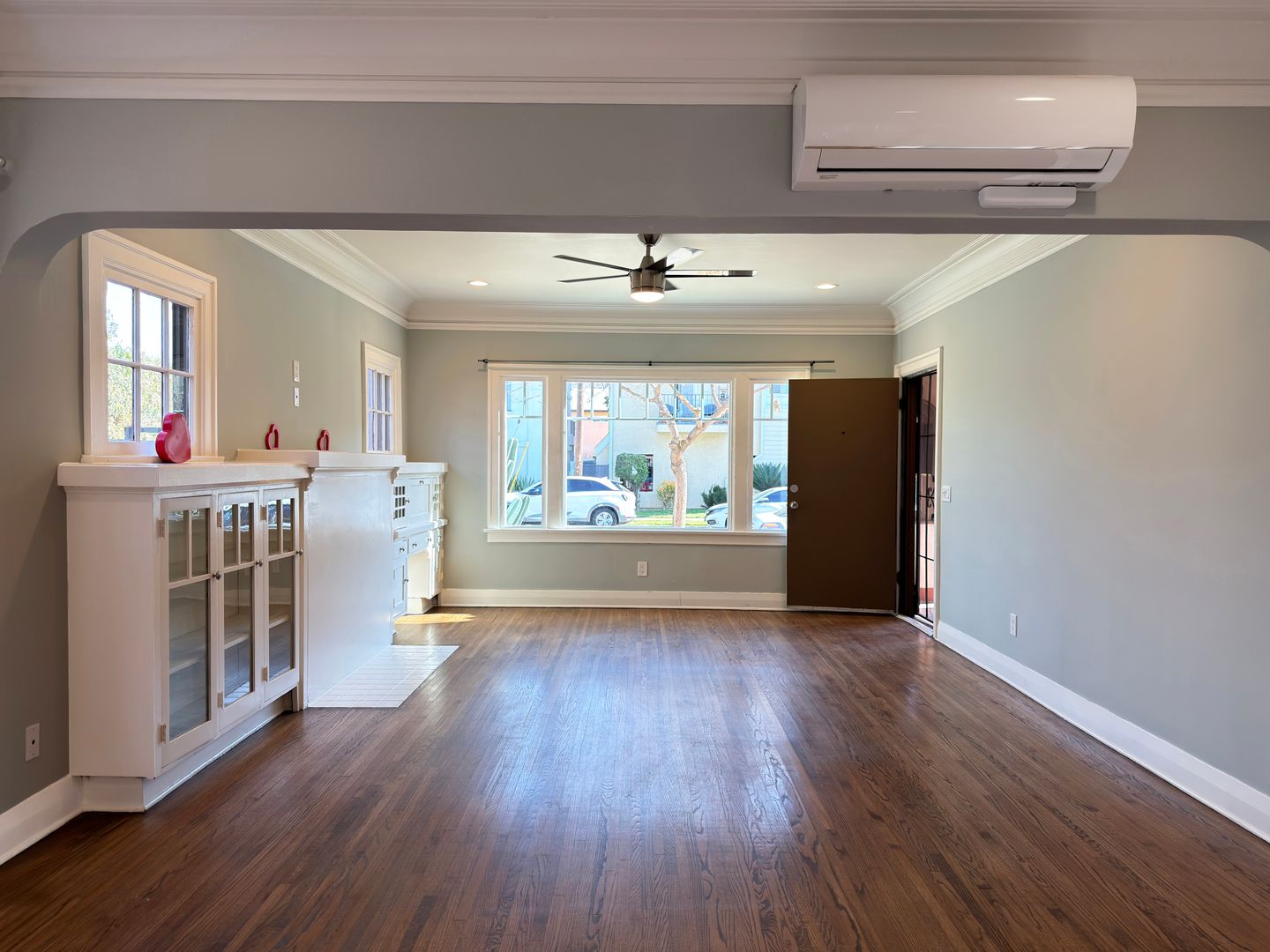 Long Beach Apartment: 315 Cherry Ave