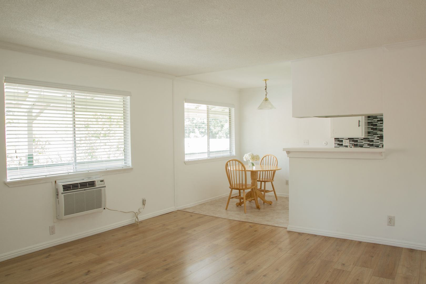 Pasadena Apartment: 460 Vista Ave