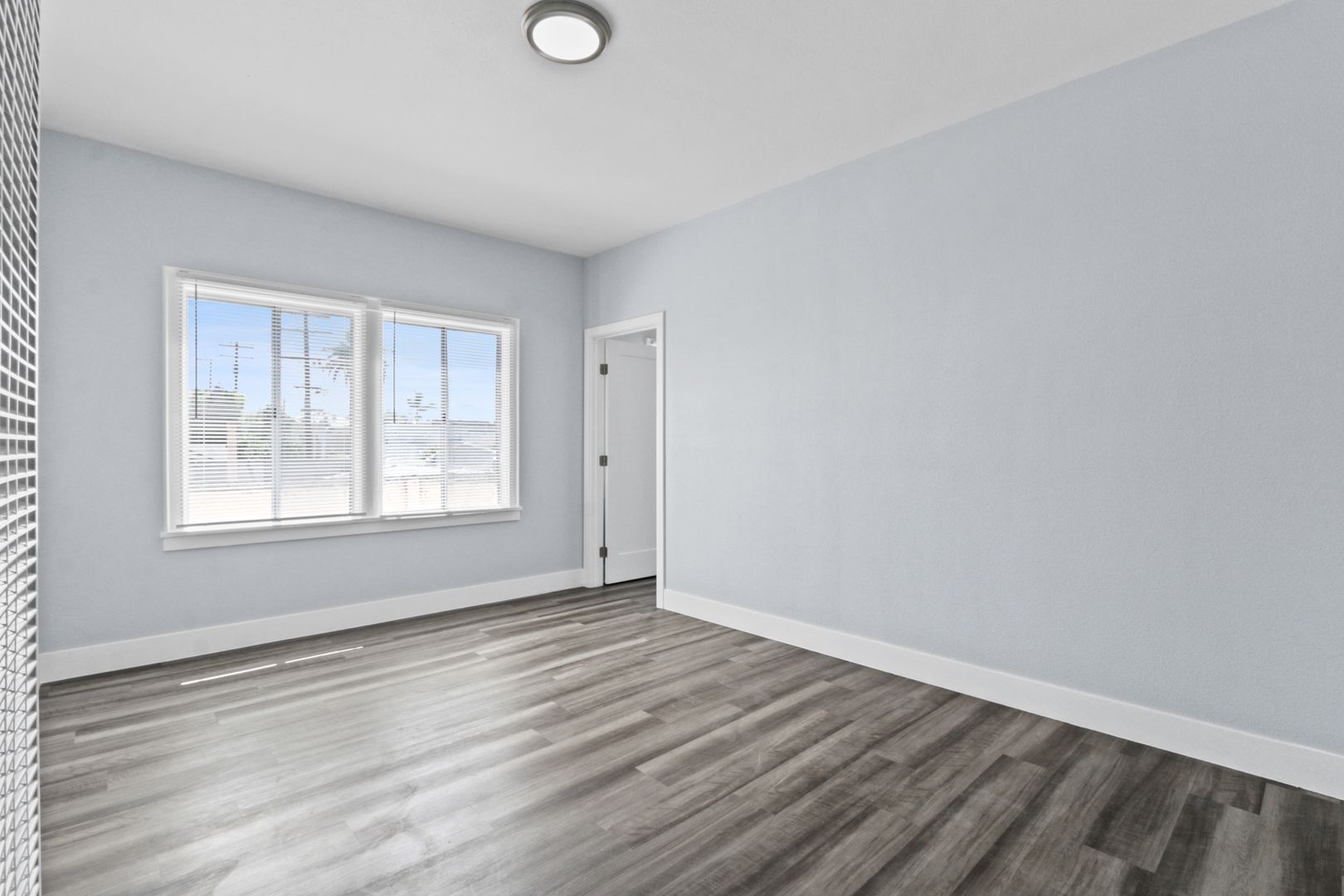 Long Beach Apartment: 454 Rose Ave
