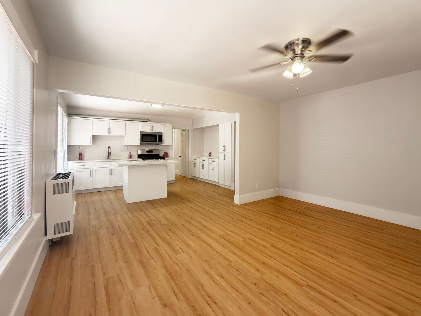 Long Beach Apartment: 2384 Linden Ave