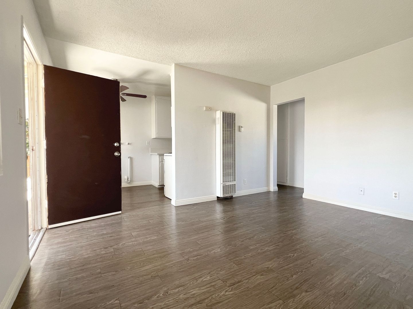 Long Beach Apartment: 3622 E 11th Street