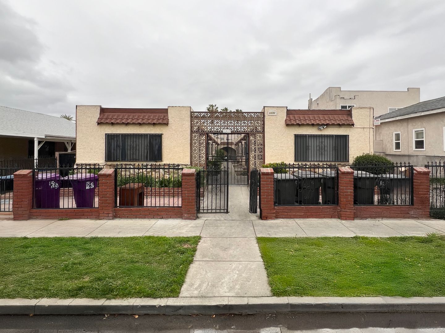 Long Beach Apartment: 1432 Gaviota Ave