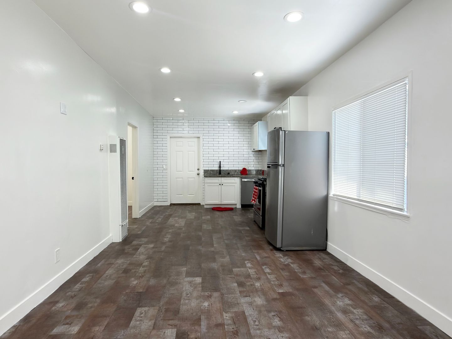 Long Beach Apartment: 531 N Virginia Ct