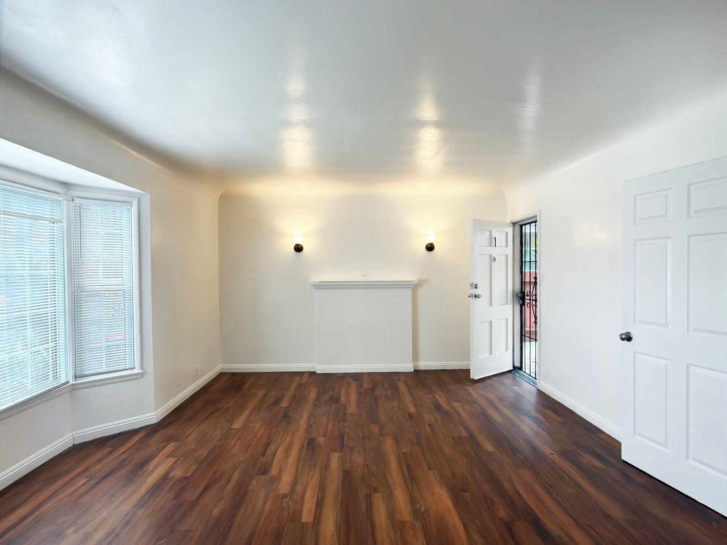 Long Beach Apartment: 2021 Pine Ave