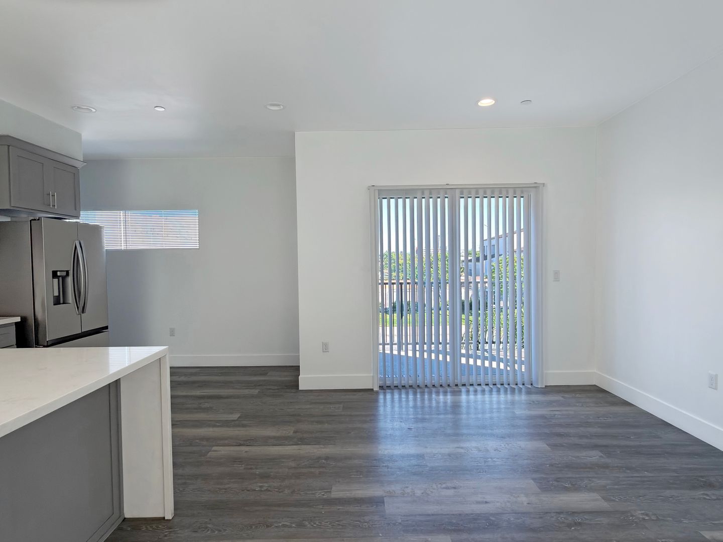 Long Beach Apartment: 1491 Atlantic Ave