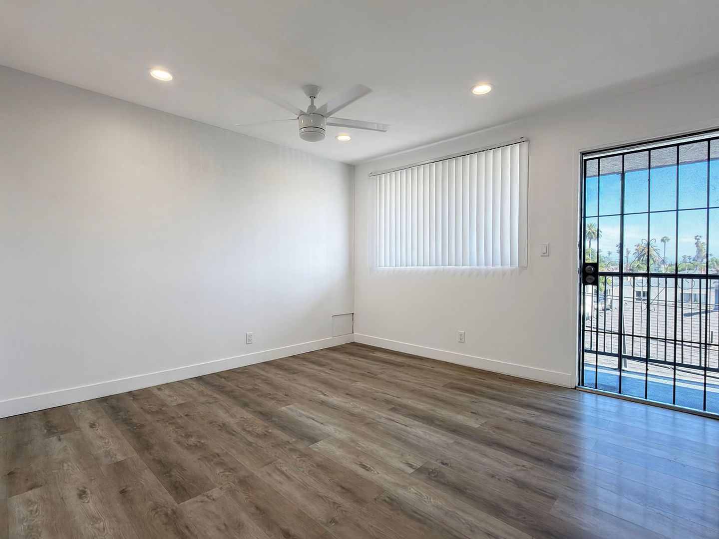 Long Beach Condo: 2226 Lewis Ave