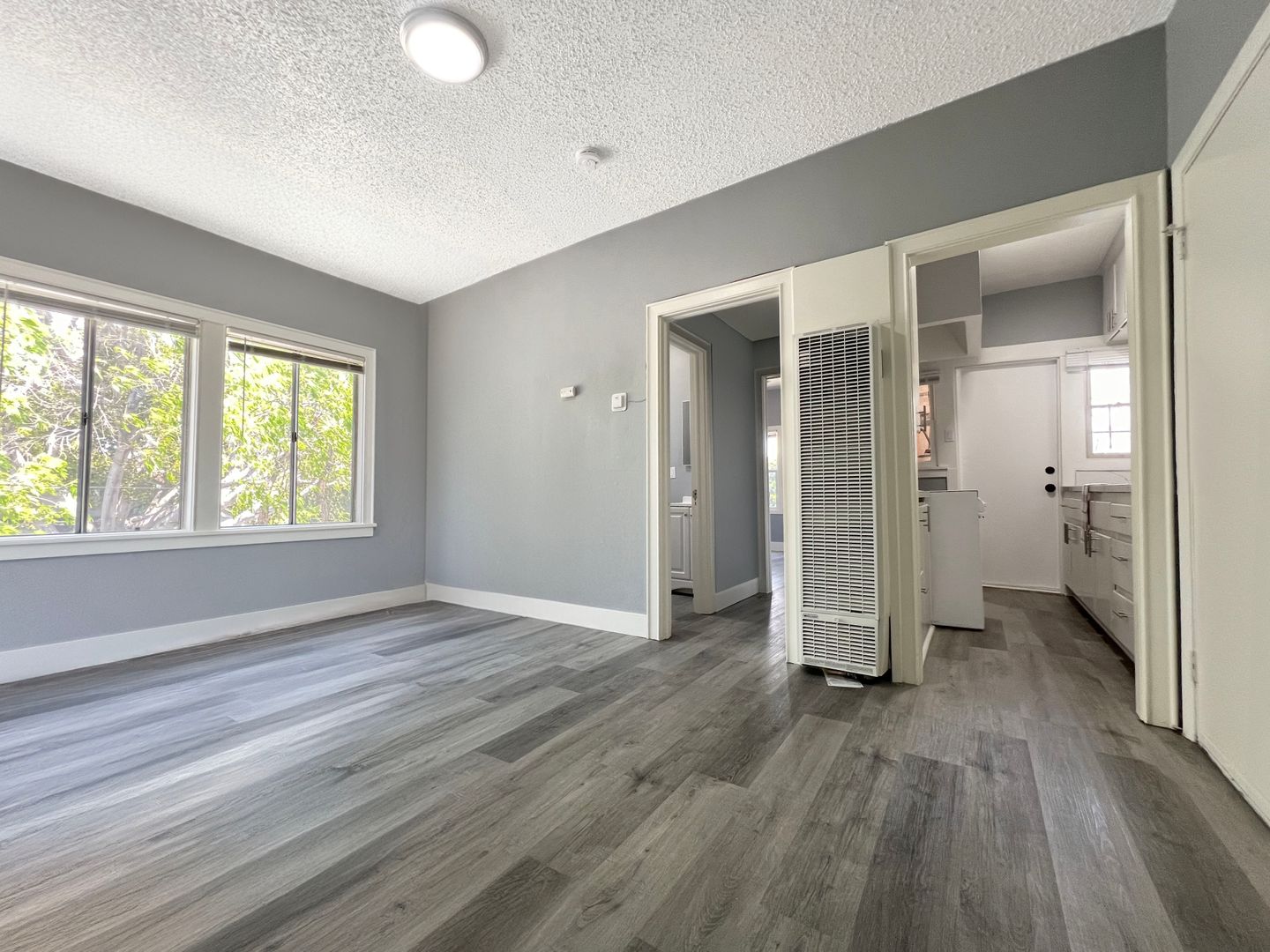 Long Beach Apartment: 454 Rose Ave