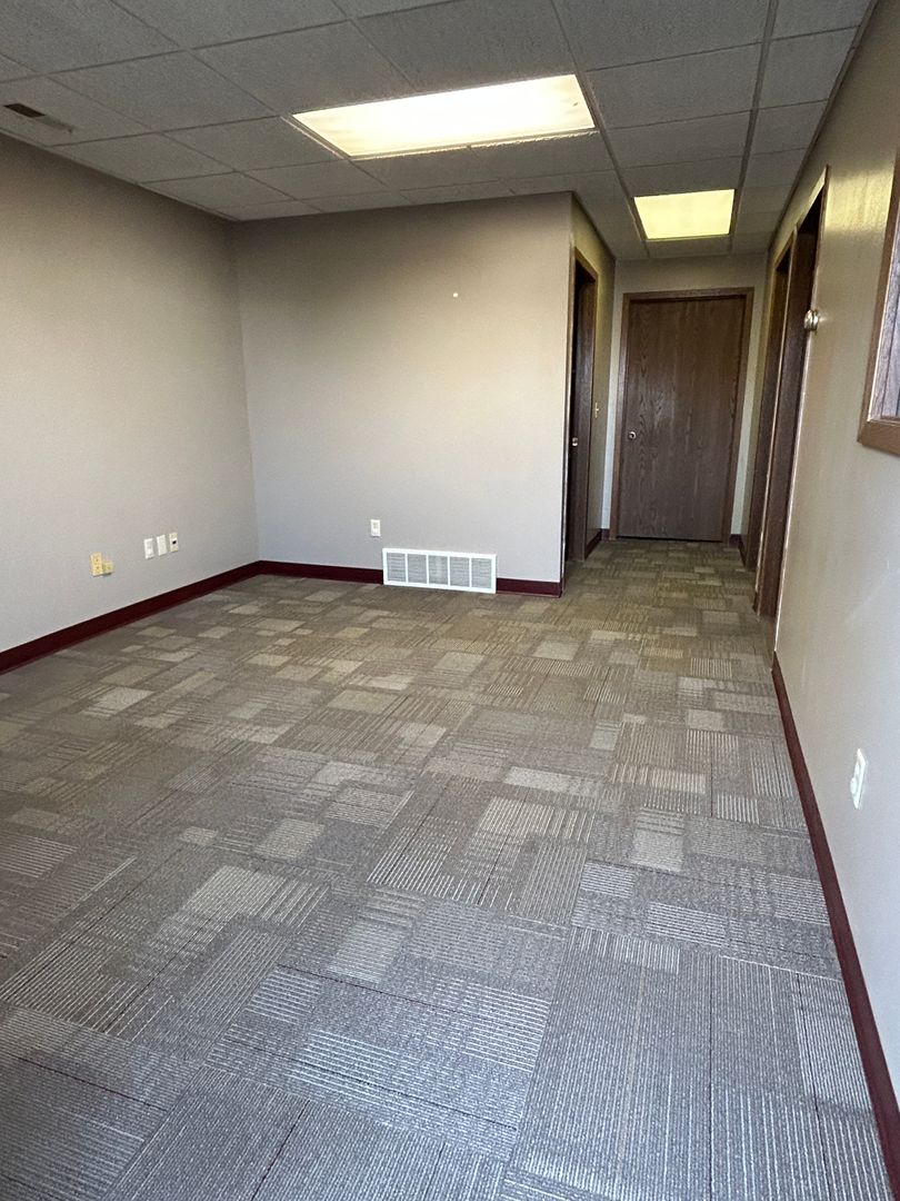 Dickinson Apartment: 2125 Sims St