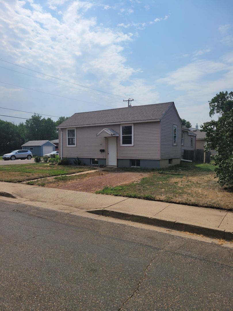 Dickinson Apartment: 422 Belmont