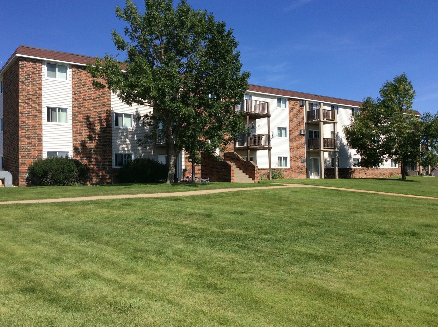 Dickinson Apartment: 1156 21st St West