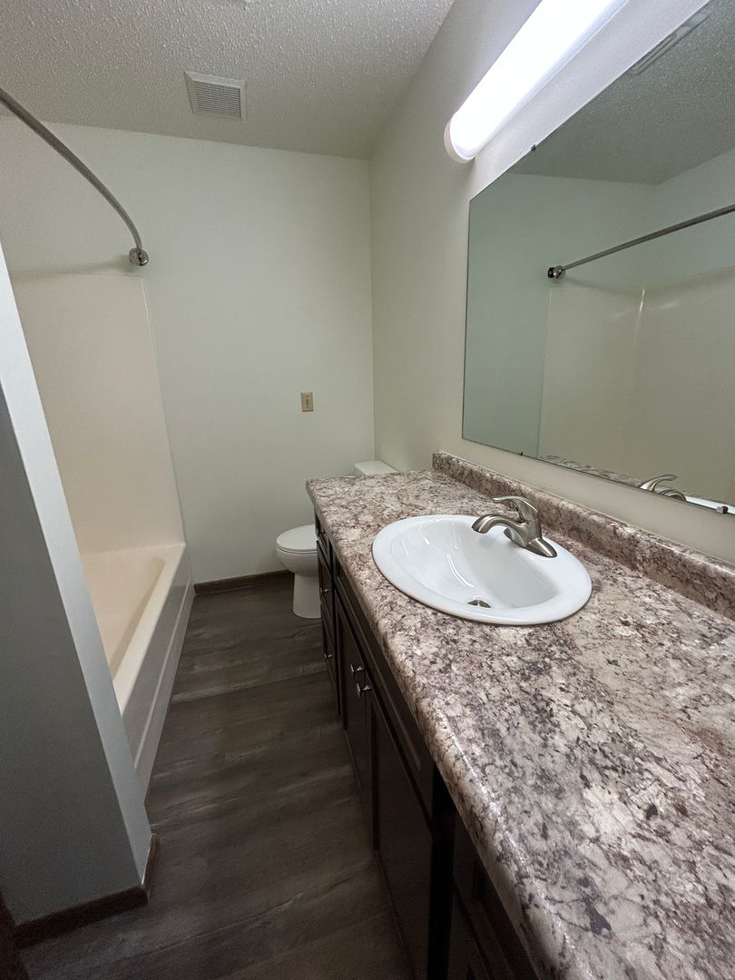 Dickinson Apartment: 359 9th Ave E