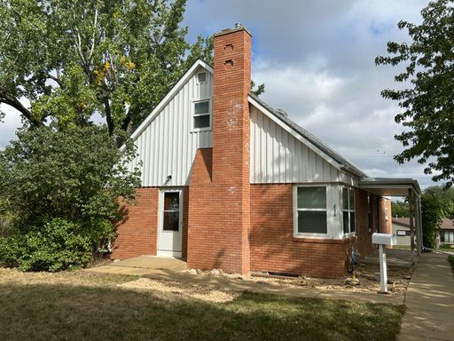 Beautiful, Renovated Single Family Home! – photo 1