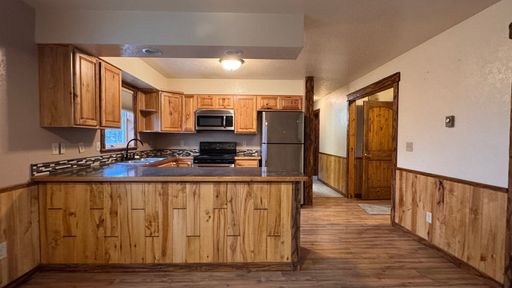 Lovely 3 bedroom apartment for rent in Dunn Center