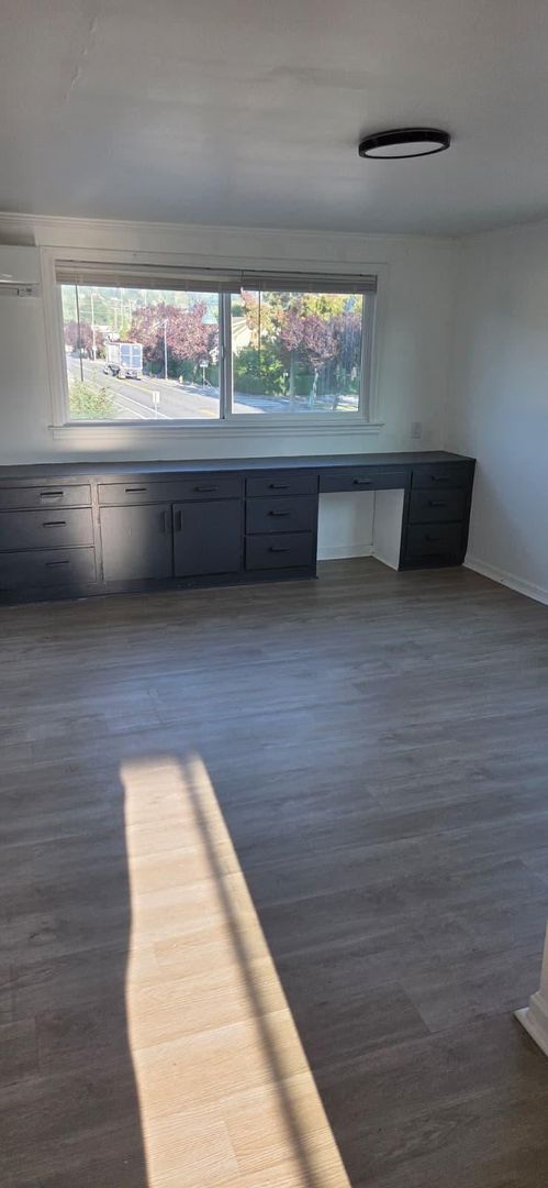 Auburn Apartment: 448 W Main St