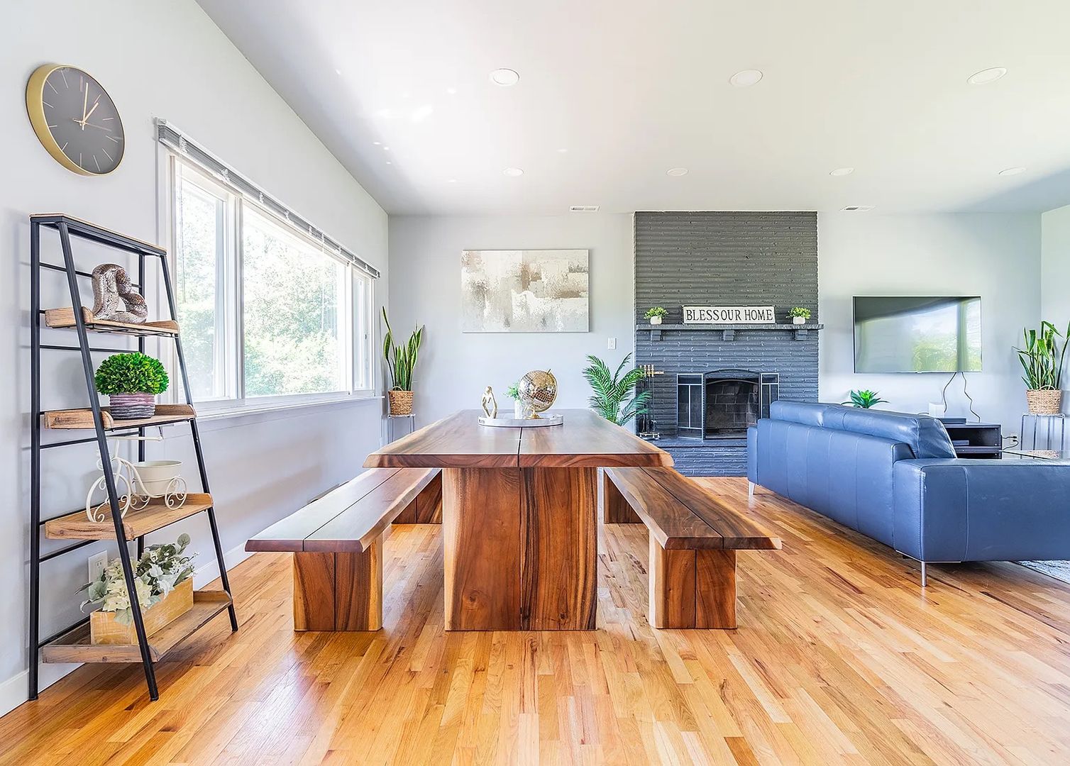 Seattle House: 2805 S 152nd St