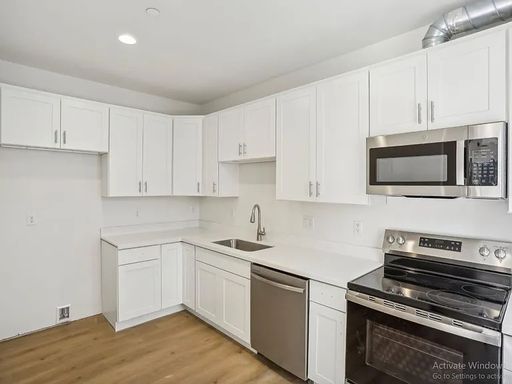Furnished rooms available near UW starting 9/15/2026 – photo 1