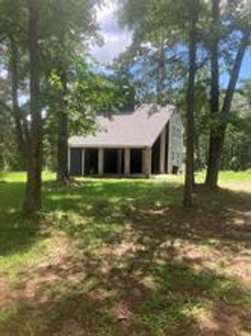 Huntsville House: 304 FM2929