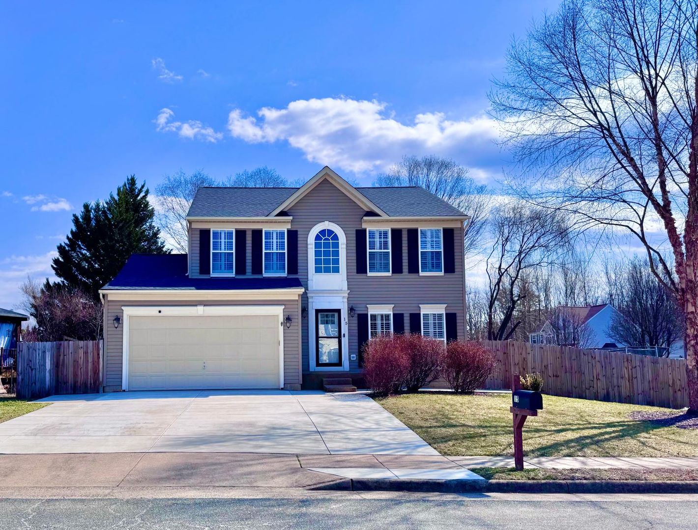 Stafford House: 15 River Oak Dr