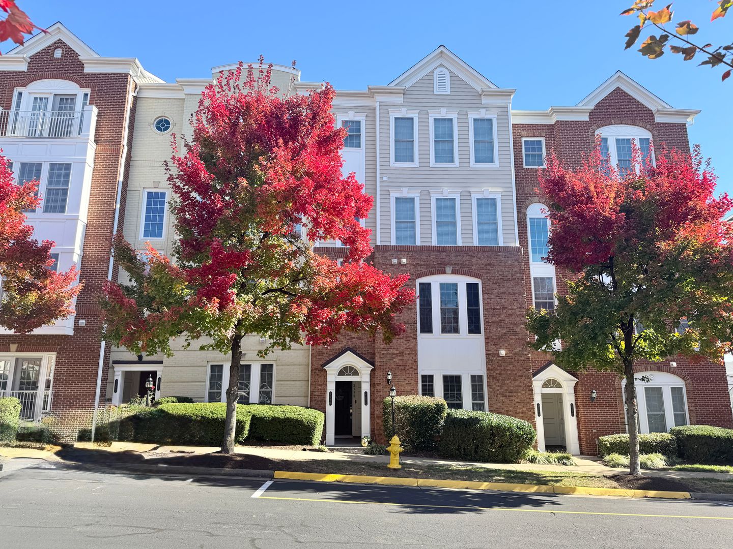 Woodbridge Townhome: 2396 Brookmoor Lane 401A