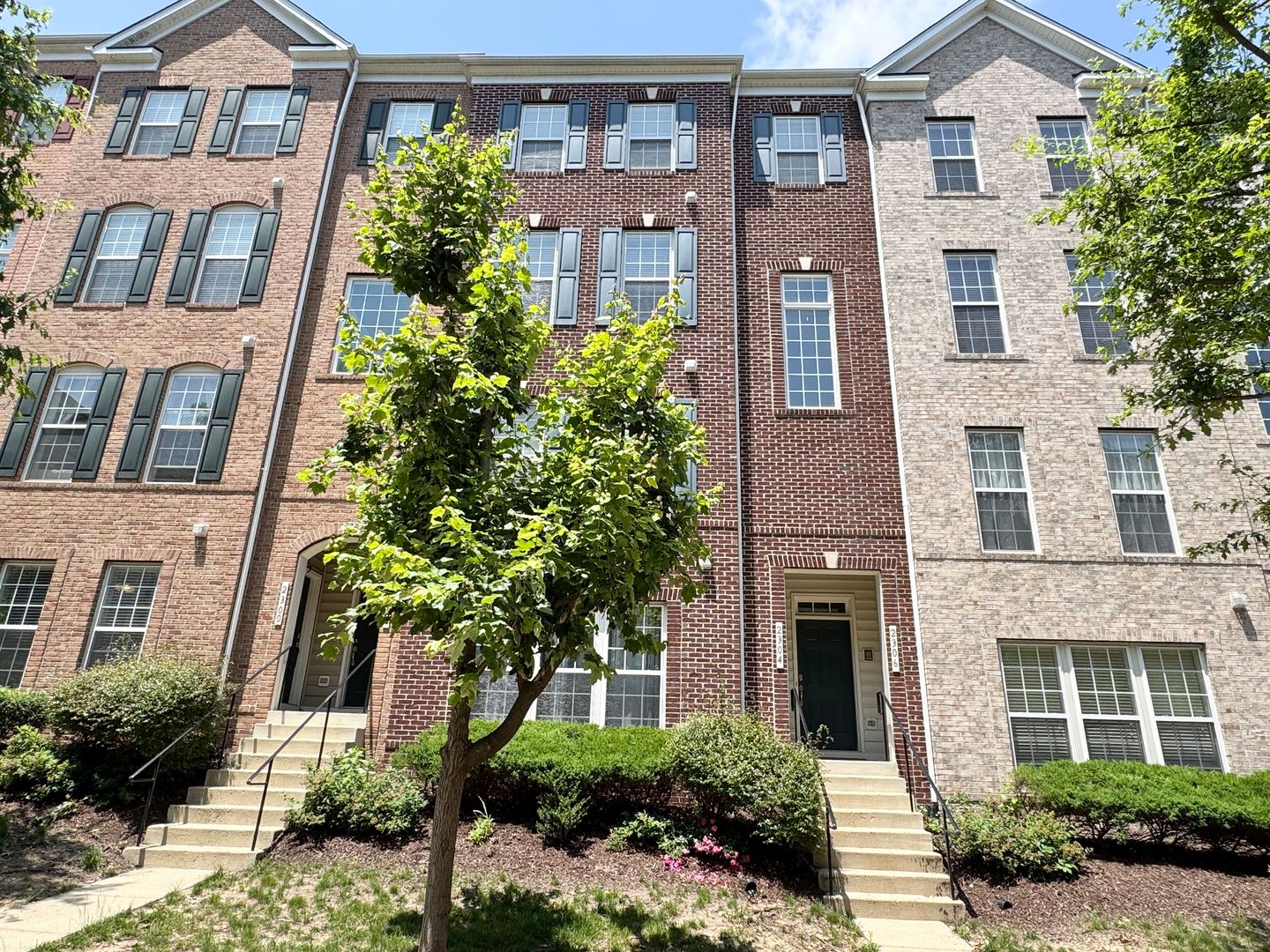 Woodbridge Townhome: 2304 Margraf Circle