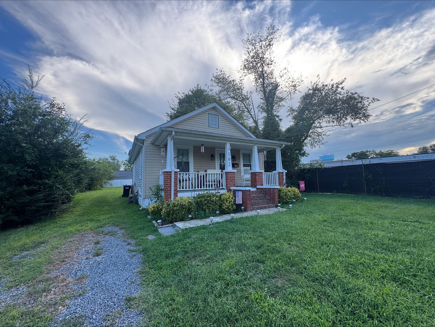 Stafford House: 102 Hillcrest Drive