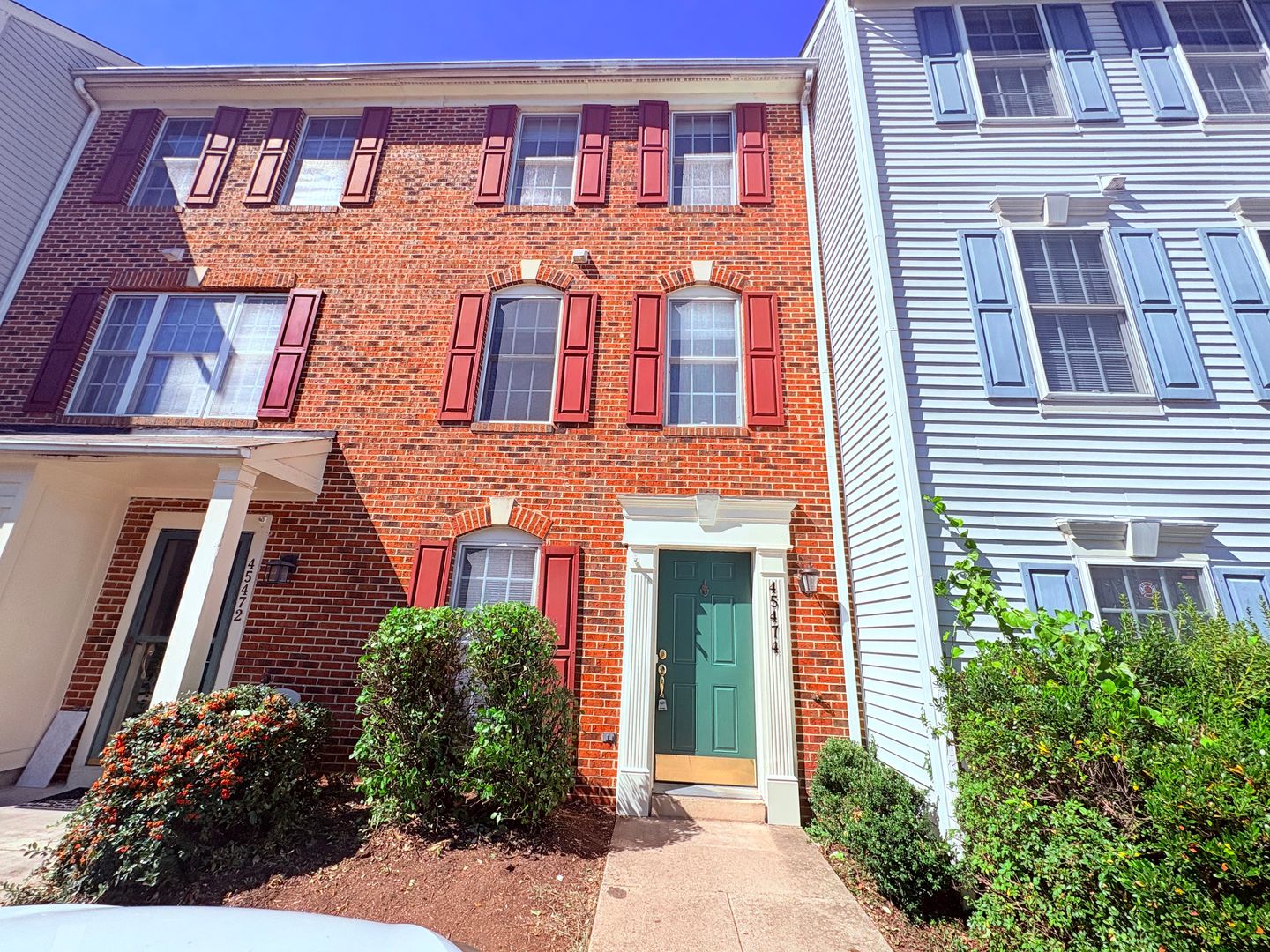 Sterling Townhome: 45474 Oak Trail Square