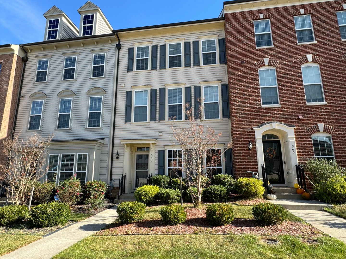 Stafford Townhome: 941 Basswood Dr