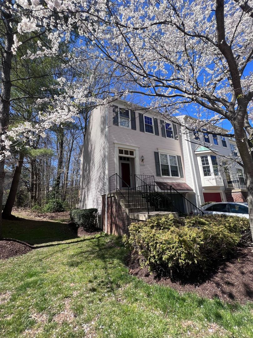 Burke House: 12284 Wye Oak Commons Circle