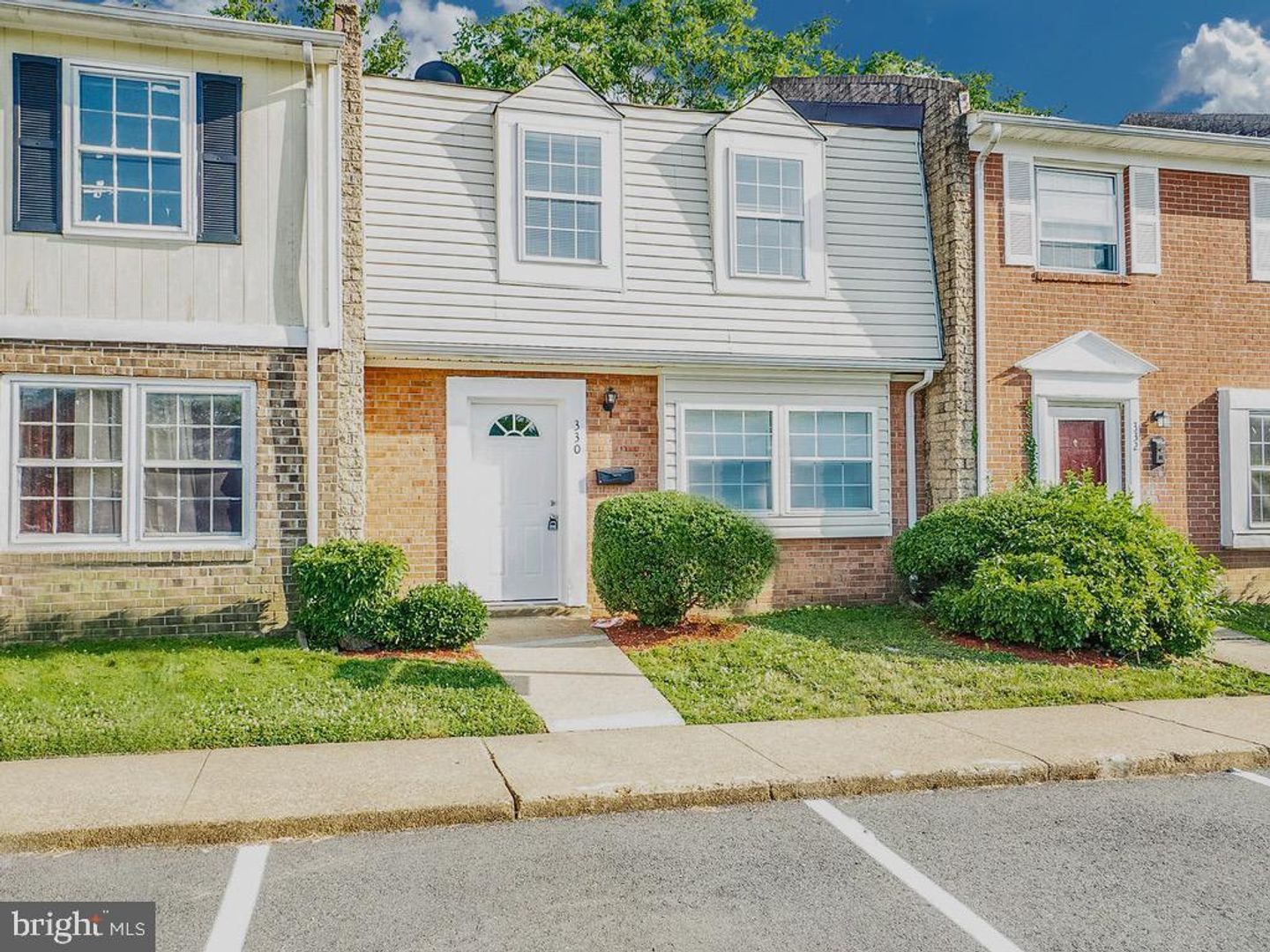 Fredericksburg Townhome: 330 Brock Square