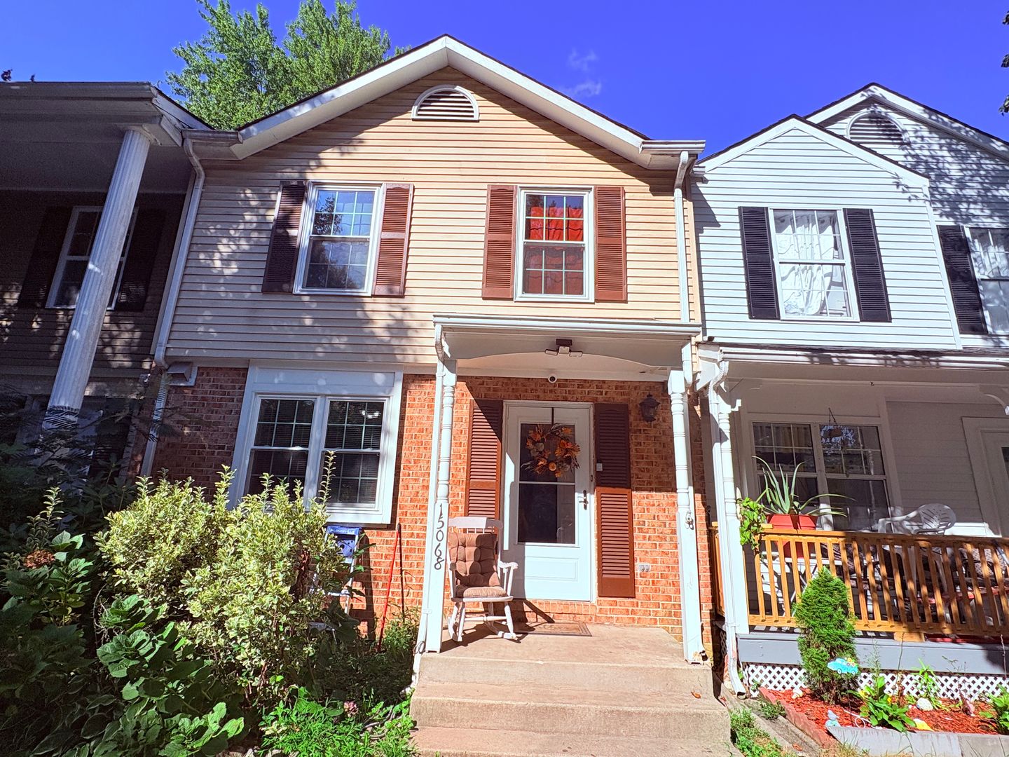 Woodbridge House: 15068 Catbrier Ct