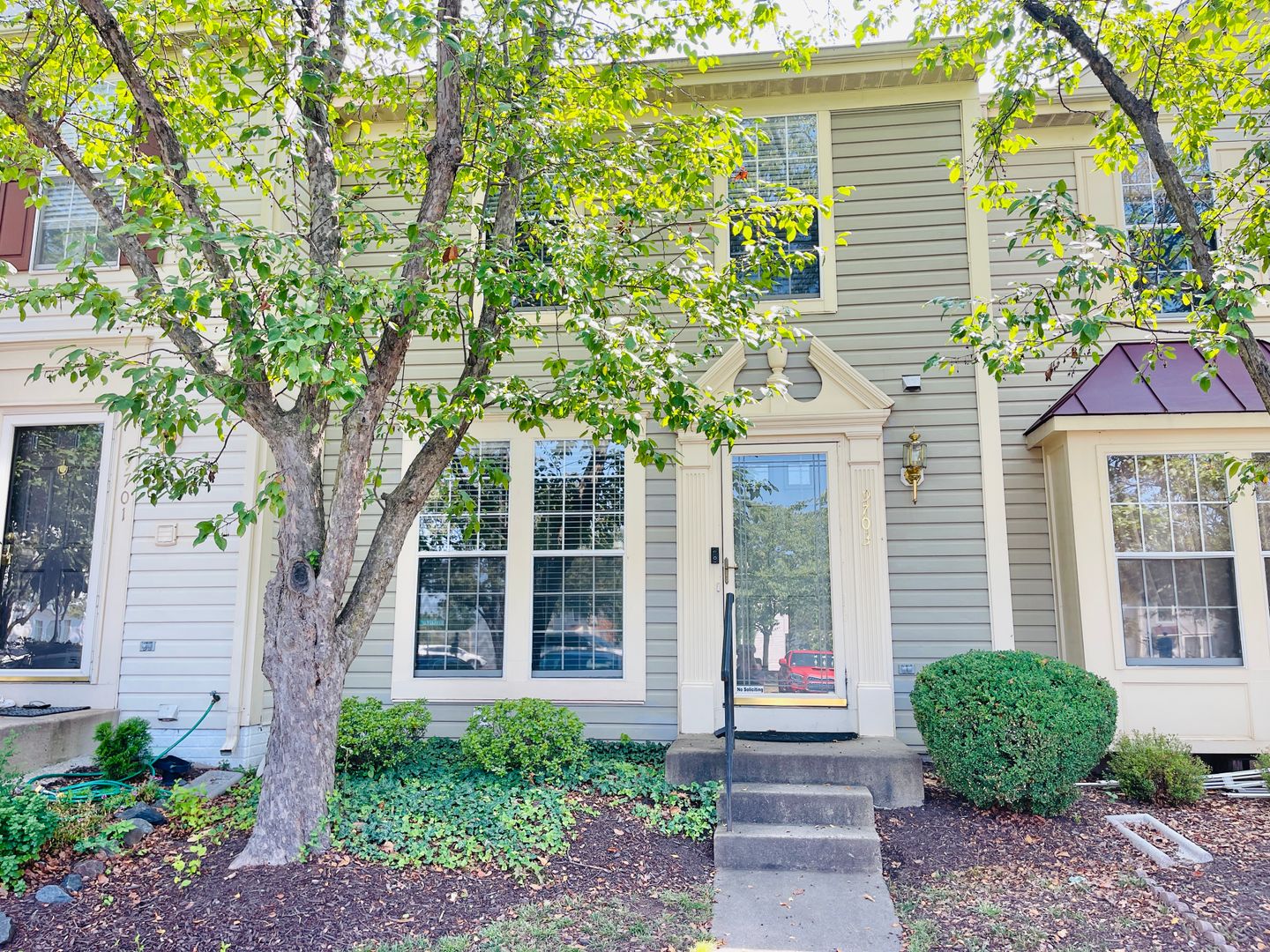 GORGEOUS TOWNHOUSE - MANASSAS