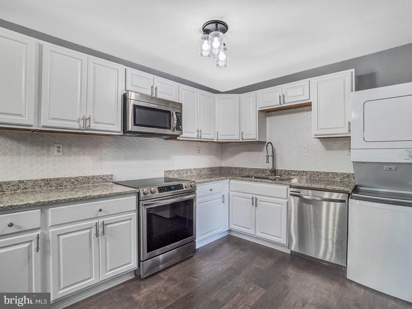 Fredericksburg Townhome: 330 Brock Square