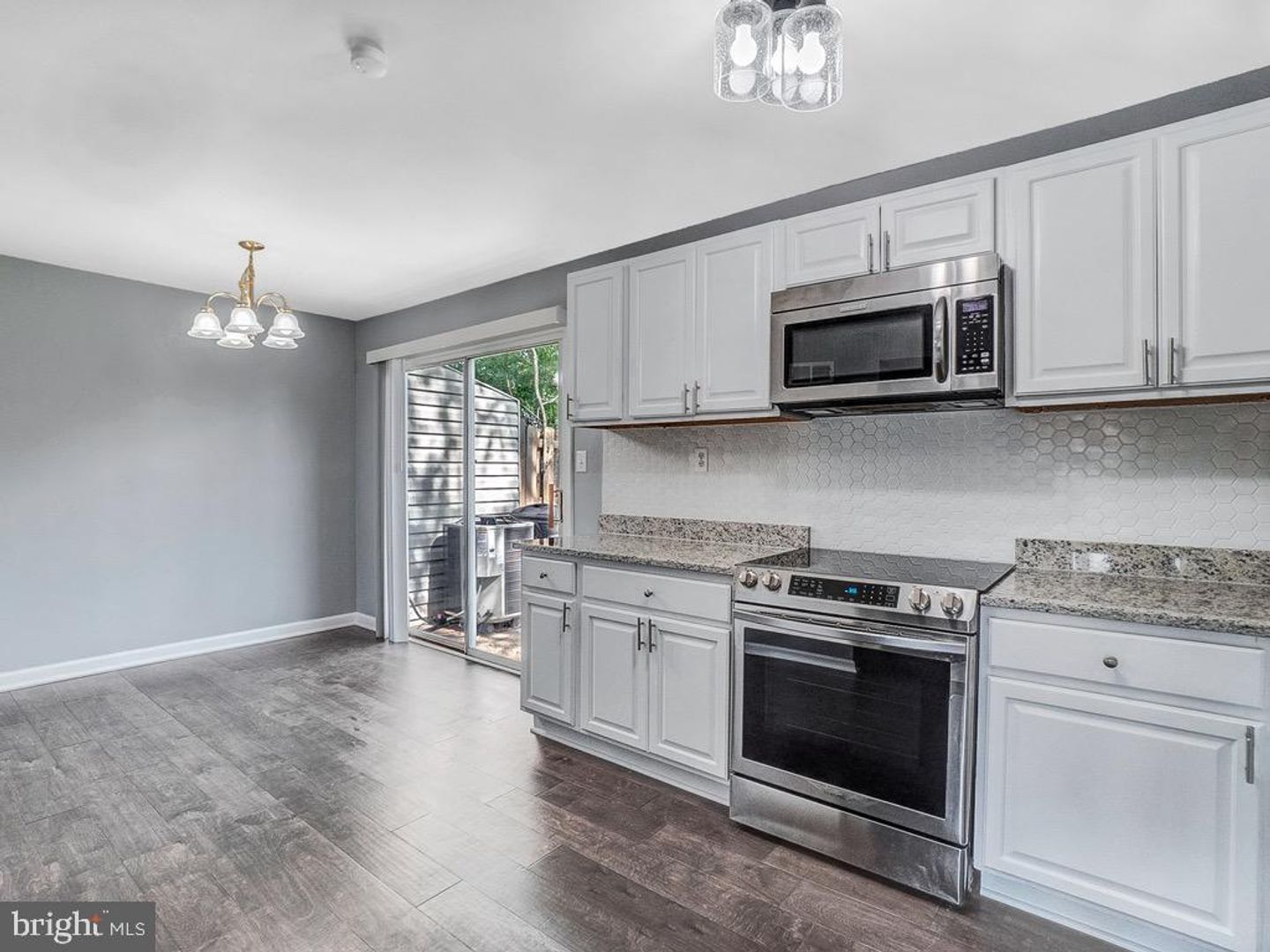 Fredericksburg Townhome: 330 Brock Square