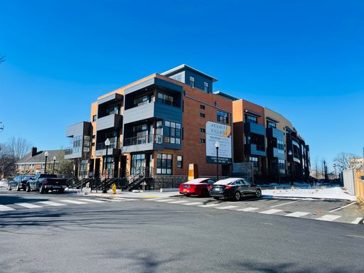 MINUTES TO PENTAGON - MODERN ARLINGTON CONDO – photo 1